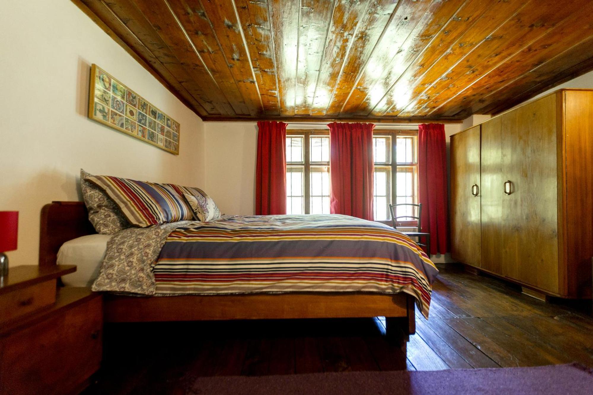Little River Guest House Gabrovo Exteriör bild
